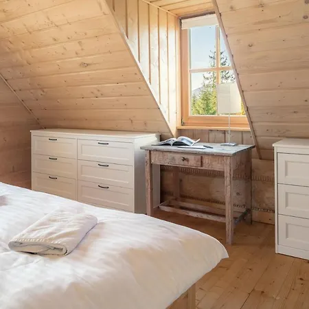 Nydala Rustic Chalet *